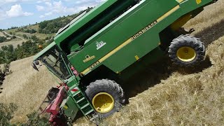 Grosse frayeur Moissonneuse dans une pente a  40  JOHN DEERE 2254 hillmaster [upl. by Drud]