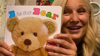 B is for Bear Muzzy Reads Aloud Alphabet Book Toddler Learning Some Spanish [upl. by Tanya336]