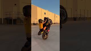 Back seat is problematic kawasaki ninja400 bikelife howtowheelie stunts girl bikergirl [upl. by Fregger789]