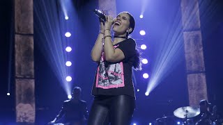 Alessia Cara quotStayquot ft Zedd amp quotScars to Your Beautifulquot  Live at the 2017 JUNO Awards [upl. by Hynes]