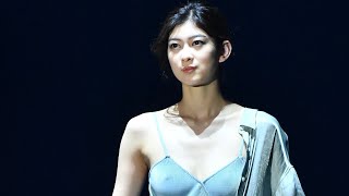 香里奈・マギーら、TGCにセクシー攻め衣装でランウェイ 『第30回 マイナビ 東京ガールズコレクション 2020 SPRINGSUMMER』 [upl. by Ruenhcs]