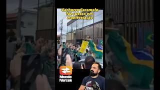 Cachorro Caramelo faz sucesso em Manifestação [upl. by Nimajeb]