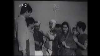 BASTI BASTI PARBAT PARBAT COMPLETE SONG SAHIR MADAN MOHANRAILWAY PLATFORM 1955 [upl. by Nodnerb]