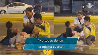 Padres celebran el cumpleaños de su hijo en la calle y enternece las redes [upl. by Elkraps99]