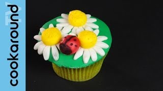 Decorazioni pasta di zucchero cupcake margherita con coccinella [upl. by Schiff]