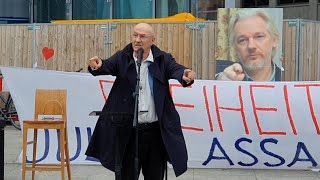 Journalist Uli Gellermann FREIHEIT FÜR JULIAN ASSANGE 03072023 BERLIN [upl. by Atolrac622]