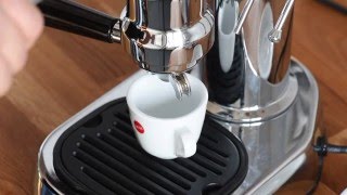 Ristretto dublu  La Pavoni Europiccola [upl. by Nileuqaj]