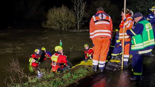 Drohender Deichbruch beschäftigt Einsatzkräfte im RheinSiegKreis  Eitorf 25122023 [upl. by Nodyarg872]