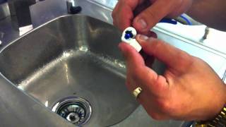 How a Quick Connect Water Filter Fitting Works John Guest Type [upl. by Michi121]