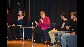 Die Bundeskanzlerin Dr A Merkel besucht die DSA  Η Γερμανίδα καγκελάριος Δρ Ά Μέρκελ στη DSA [upl. by Resaec]