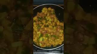 Chicken Shimla mirchAloo recipe with Amna khanViralTastyyummy [upl. by Fiedling]