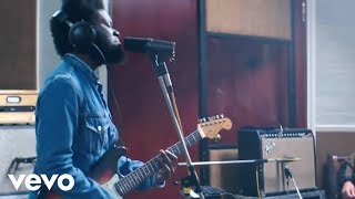 Michael Kiwanuka  Cold Little Heart Live Session [upl. by Kcitrap339]