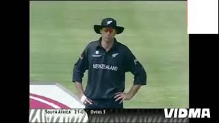 GREAME SMITH amp HERSCHELLE GIBBS 60 RUNS PARTNERSHIP VS NEW ZEALAND  JOHANNESBURG IN 2003 [upl. by Sussi157]