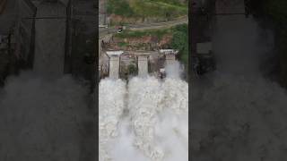 Impresionante el desfogue de agua en presa infiernillo 😱 [upl. by Anrym]