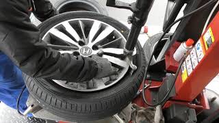 Tire exchange 18555R16 HONDA FIT [upl. by Higinbotham]