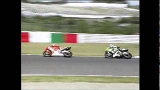 Suzuka 8 Hours 2000 ZX7RR vs VTR 1000 SPW [upl. by Ahsienak]