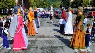 Txantreako erraldoi txikiak Iruñea Gigantes txikis de la Txantrea Pamplona [upl. by Elwaine]