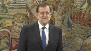 Rajoy toma posse como presidente de governo e acaba com interinidade na Espanha [upl. by Gaut844]