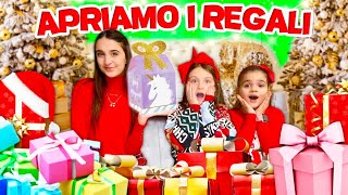 VLOG APRIAMO Tutti i REGALI di AURORA e LUDOVICA RICEVUTI da BABBO NATALE [upl. by Edrick]