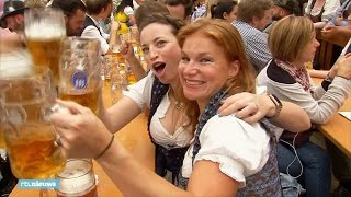 Jetzt geht’s los zo genieten de bezoekers van Oktoberfest  RTL NIEUWS [upl. by Maxfield]