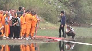 Shaolin monk runs atop water for 118 meters [upl. by Lindberg972]