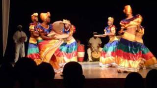 DANSE TRADITIONNELLE HAÏTIENNE  BiCHEB  SANTIAGO de CUBA [upl. by Zulaledairam712]