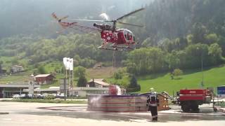 Waldbrand in Visp Helikopter Löschflüge Originalton [upl. by Nertie]