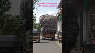 What an overloaded truck roadaccdient overload truck [upl. by Joye]