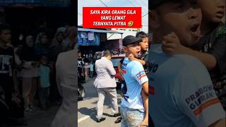 Tanpa Komando Warga Menyoraki Kedatangan Pitra [upl. by Appilihp]