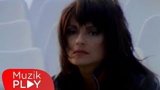 Ayşegül Aldinç  Beni Hatırla Official Video [upl. by Eeldarb488]