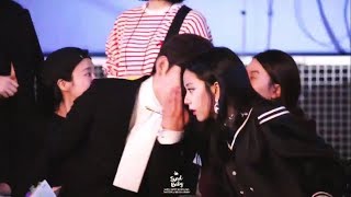 fancam 170924 BLACKPINK JISOO BTS V GOT7 JINYOUNG  MC  Backstage 1 [upl. by Eppilihp40]