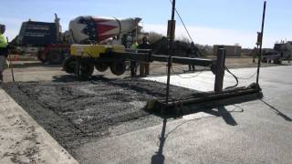 Building A AgriculturalManure Pit Using A SCREEDSAVER MAX Concrete Screed Placed 1000 yard Per Day [upl. by Ferneau]