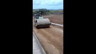 Vibrócompactadora RAYGO  CONSTRUCCIONES FONSECA [upl. by Sedgewinn]