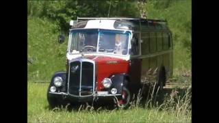 Zwei Oldtimer ReiseBusse setzen sich in Bewegung FOTOFISCH [upl. by Angrist368]