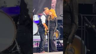 bruce springsteen und patti scialfa live london 2024 [upl. by Oralla]