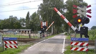 Spoorwegovergang Putten  Dutch railroad crossing [upl. by Dickerson123]