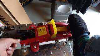 cheap 2 ton trolley jack [upl. by Sutherlan125]