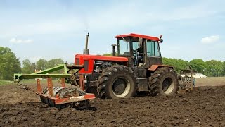 Bären aus Bayern  Schlüter Profi Trac 3500 TVL  Unique tractor ploughing [upl. by Sixela]