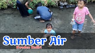 Bermain Air di Sumber Air Kweden Kab Kediri [upl. by Ellenuahs476]