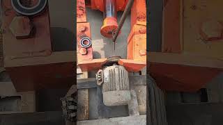 A Good Tool Machine Easily Removing Belt Pulley From Scrap Motor Tips Tools Easyway Easywork [upl. by Fadiman]