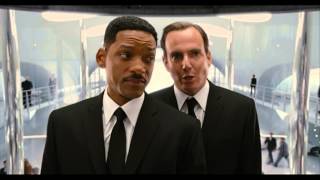 MEN IN BLACK™ 3  I Need Five Feet  Out now on Bluray 3D Bluray and DVD [upl. by Eisak]