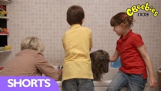 CBeebies Topsy and Tim Series 2  Washing Mossy [upl. by Dnanidref337]