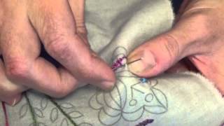 Broderie bigoudenne avec le Point Hanter Regenn Avec Marie Christine [upl. by Yendic]