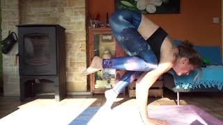 Yogapower Hatha Yoga Bakasana Kraanvogel Svadhisthana Chakra  sacraal [upl. by Ayk]