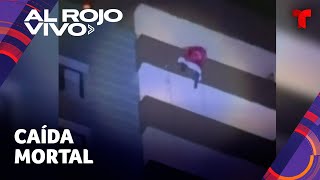 Hombre disfrazado de Santa Claus cae 240 pies de altura ante la mirada de niños en Rusia [upl. by Nickola]