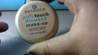 review fondotinta soft touch mousse e pure teint di essence [upl. by Acirrej731]