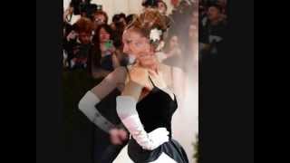 Met Gala 2014  The Arrival of Sarah Jessica Parker [upl. by Trust]