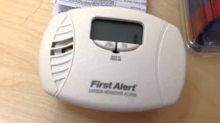 First Alert CO615 Carbon Monoxide Detector Alarm Plug In Review [upl. by Tennaj]