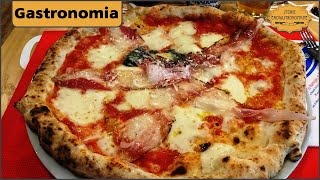 Gino Sorbillo Pizza Gourmand a Milano le pizze [upl. by Aynosal394]