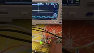 Seeing LCD data pins with oscilloscopes while printing lcd oscilloscope stm32 [upl. by Enalb]